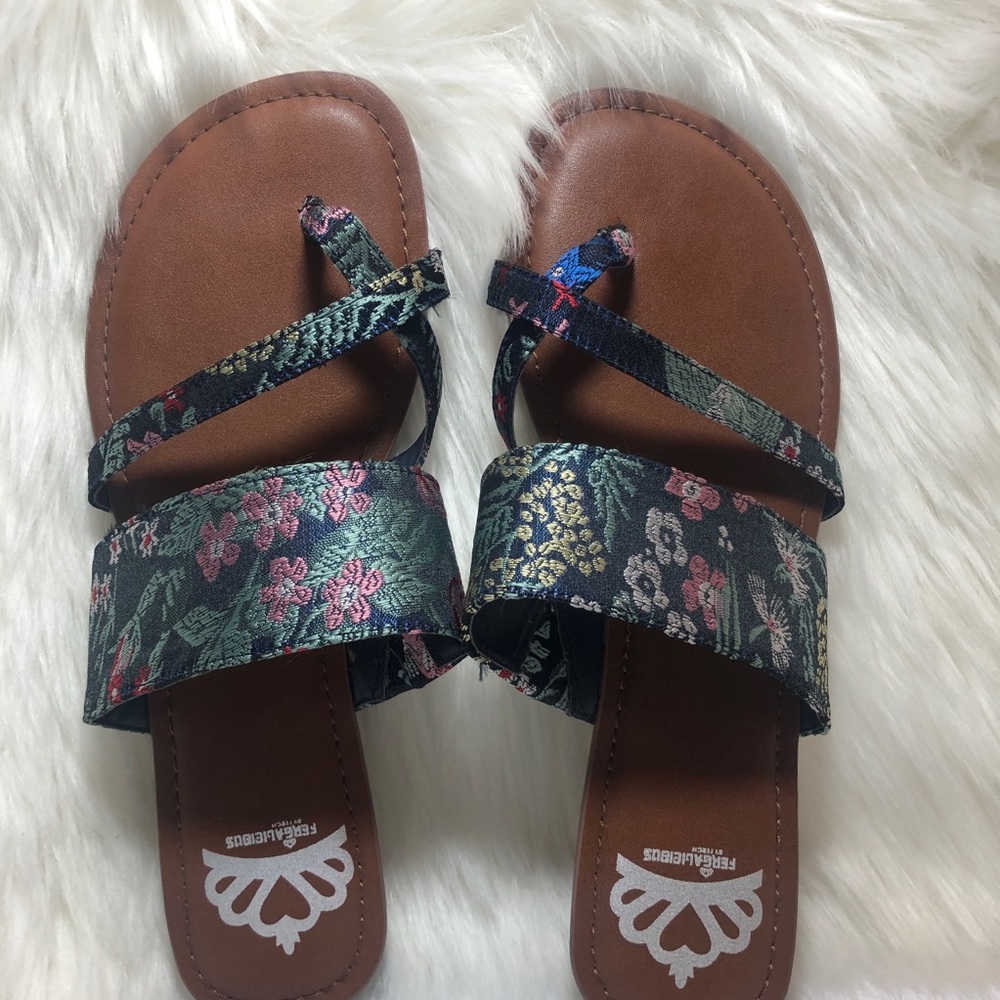 NWOT Fergalicious By Fergie Sandals Size 9